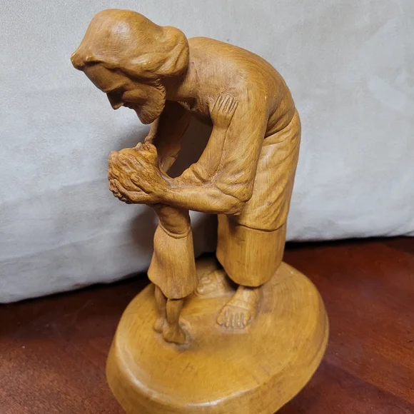 St Joseph With Child Handcrafted Wooden Sculpture - Picture 4 of 6